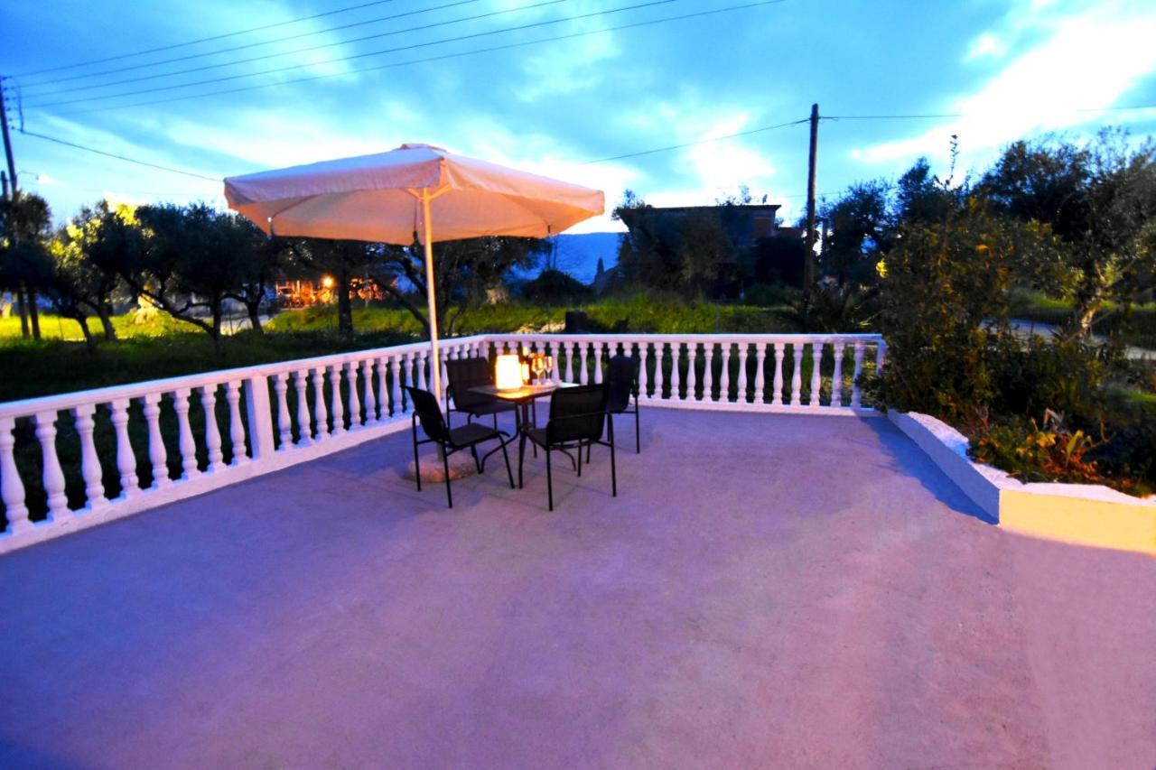 Casa Katina , Villa In Lagana, Agrilia Area Лаганас Екстериор снимка