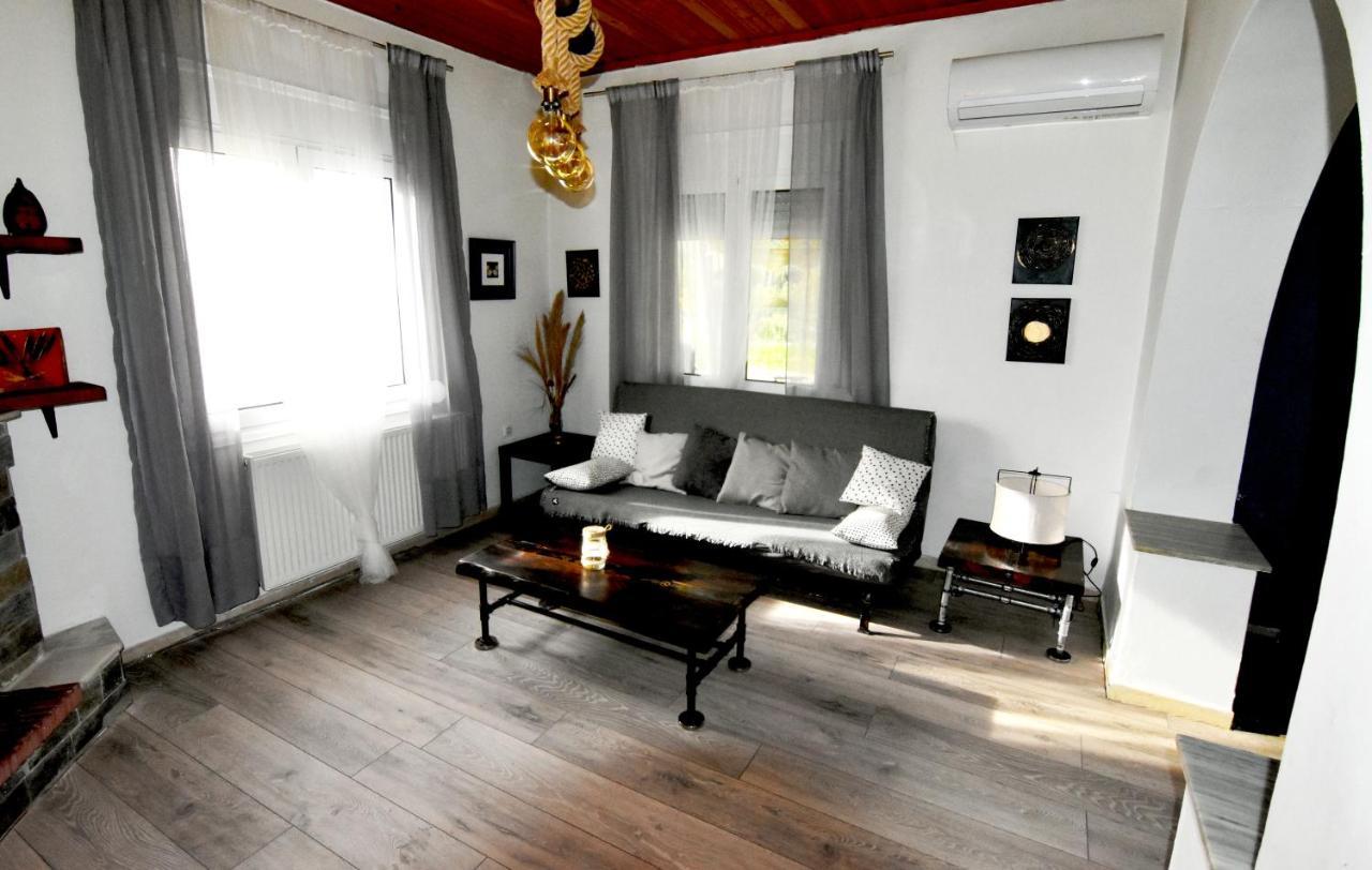Casa Katina , Villa In Lagana, Agrilia Area Лаганас Екстериор снимка