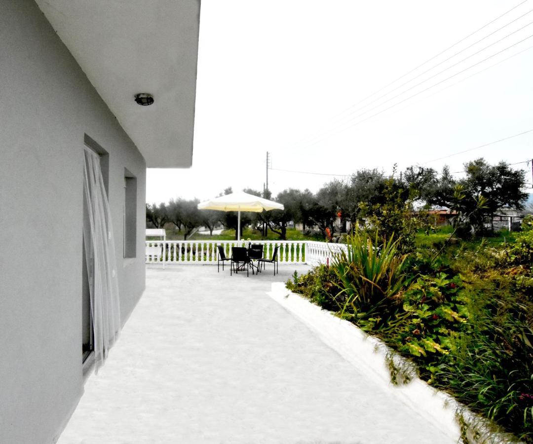 Casa Katina , Villa In Lagana, Agrilia Area Лаганас Екстериор снимка