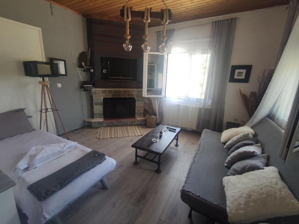 Casa Katina , Villa In Lagana, Agrilia Area Лаганас Екстериор снимка